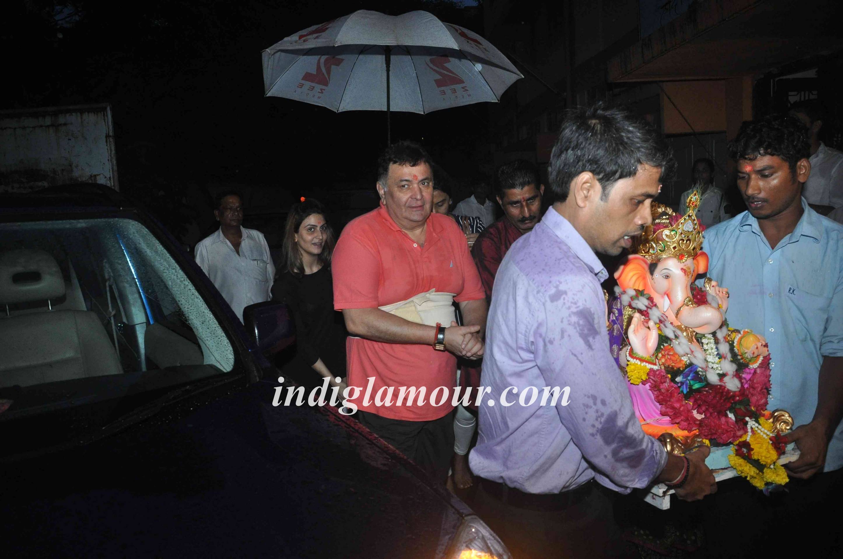 Rishi Kapoor Celebrates Ganpati Visarjan Event hd photo