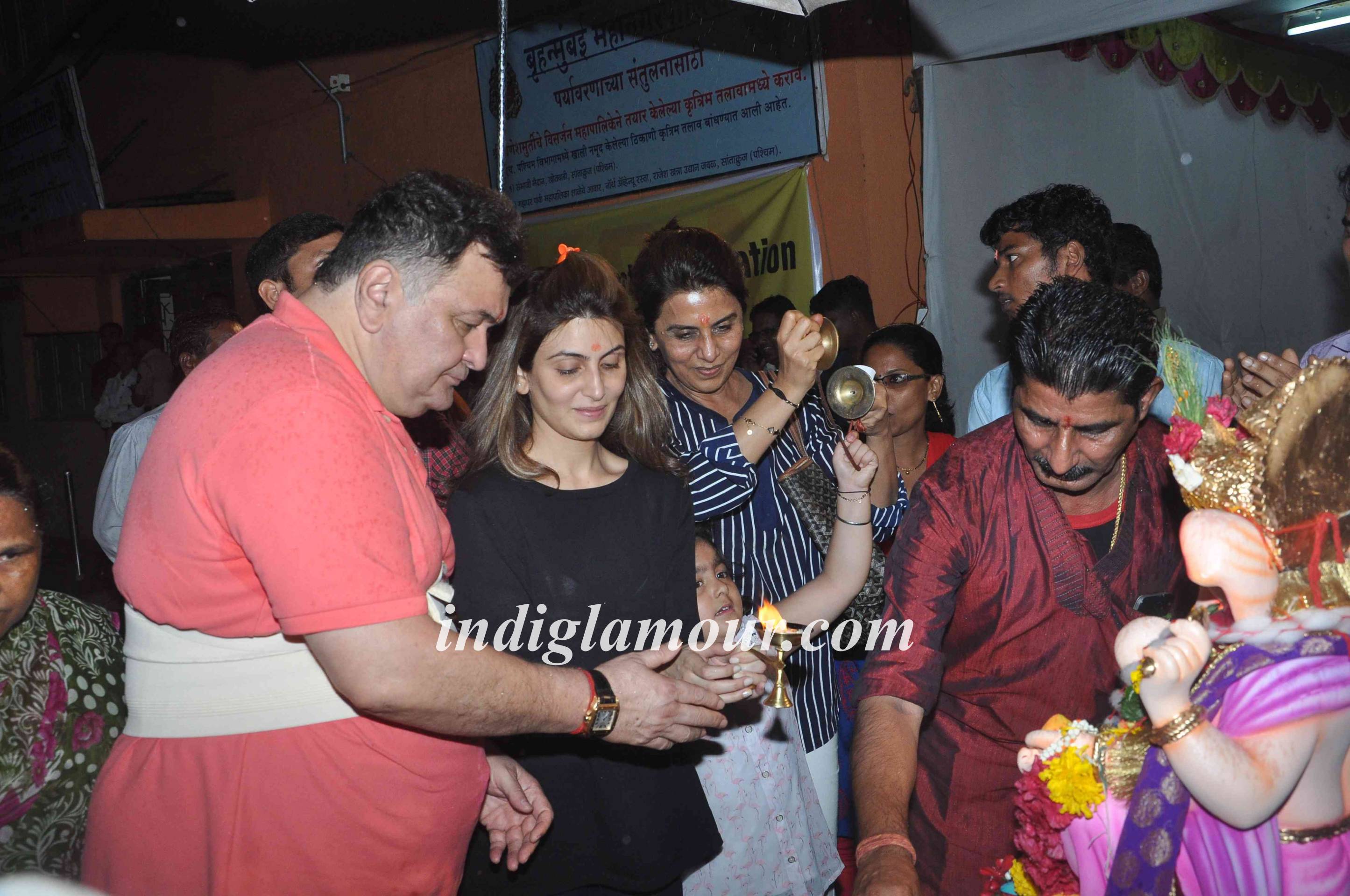 Rishi Kapoor Celebrates Ganpati Visarjan Event hd photo