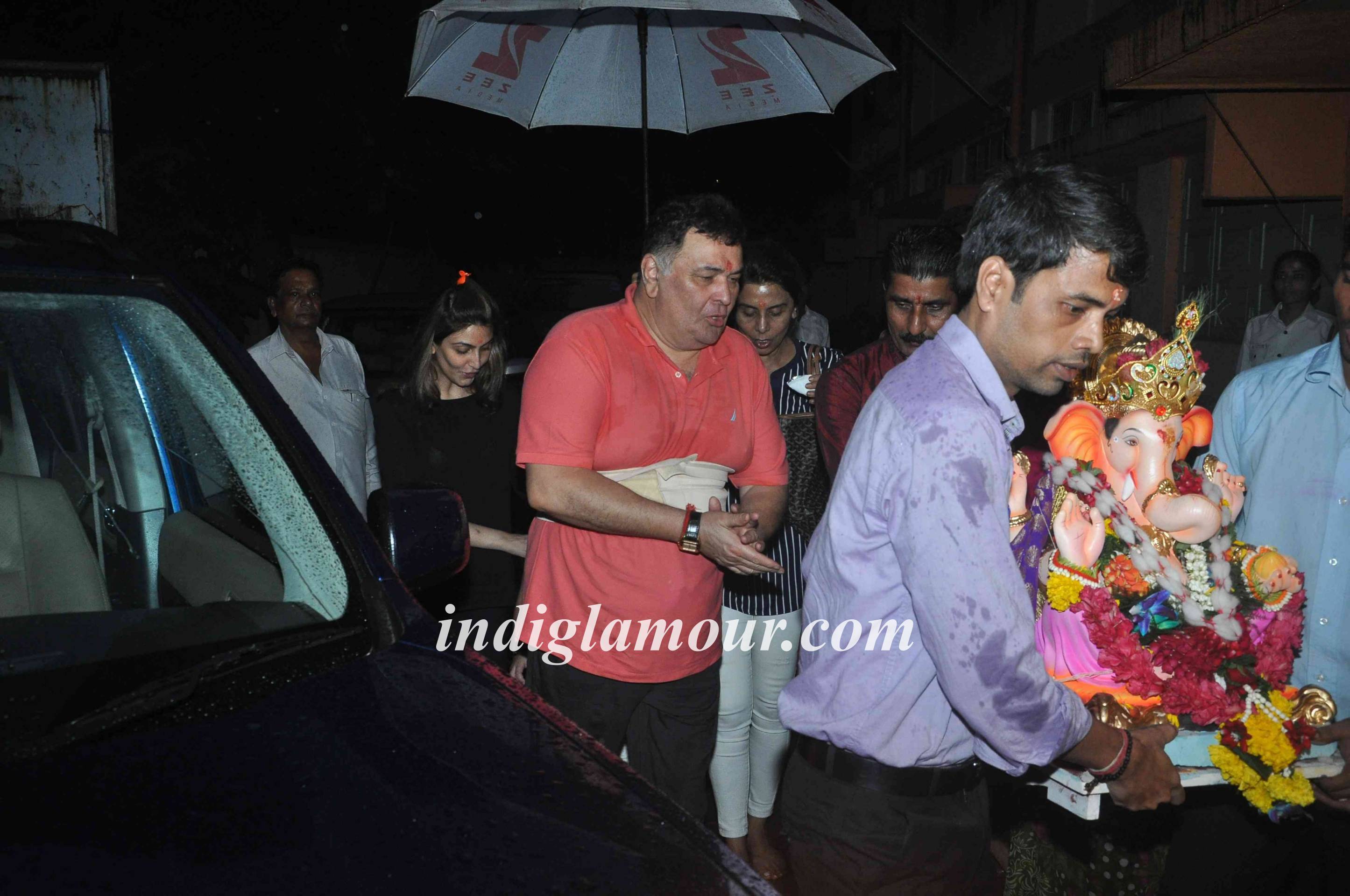 Rishi Kapoor Celebrates Ganpati Visarjan Event hd photo