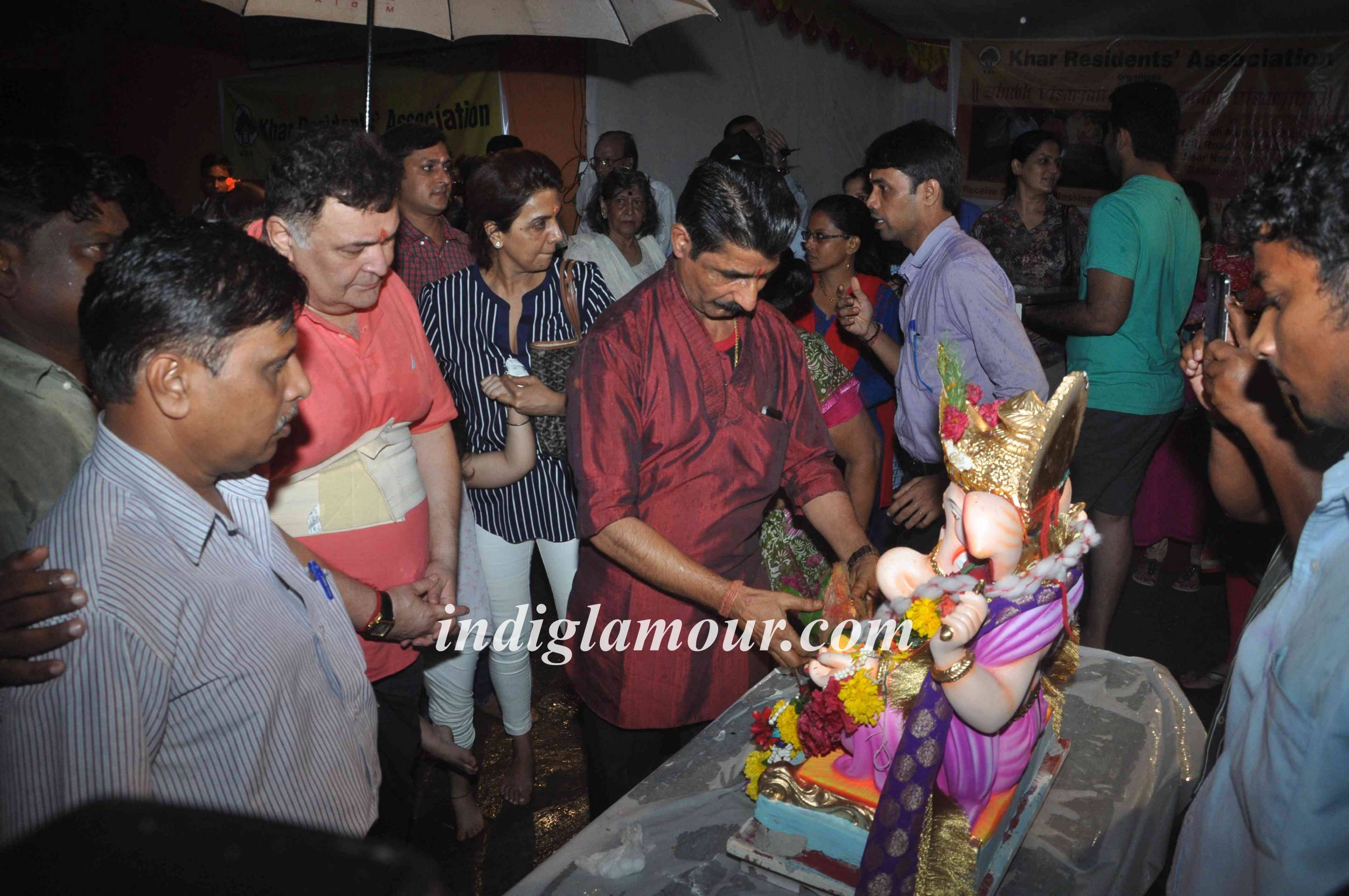 Rishi Kapoor Celebrates Ganpati Visarjan Event hd photo