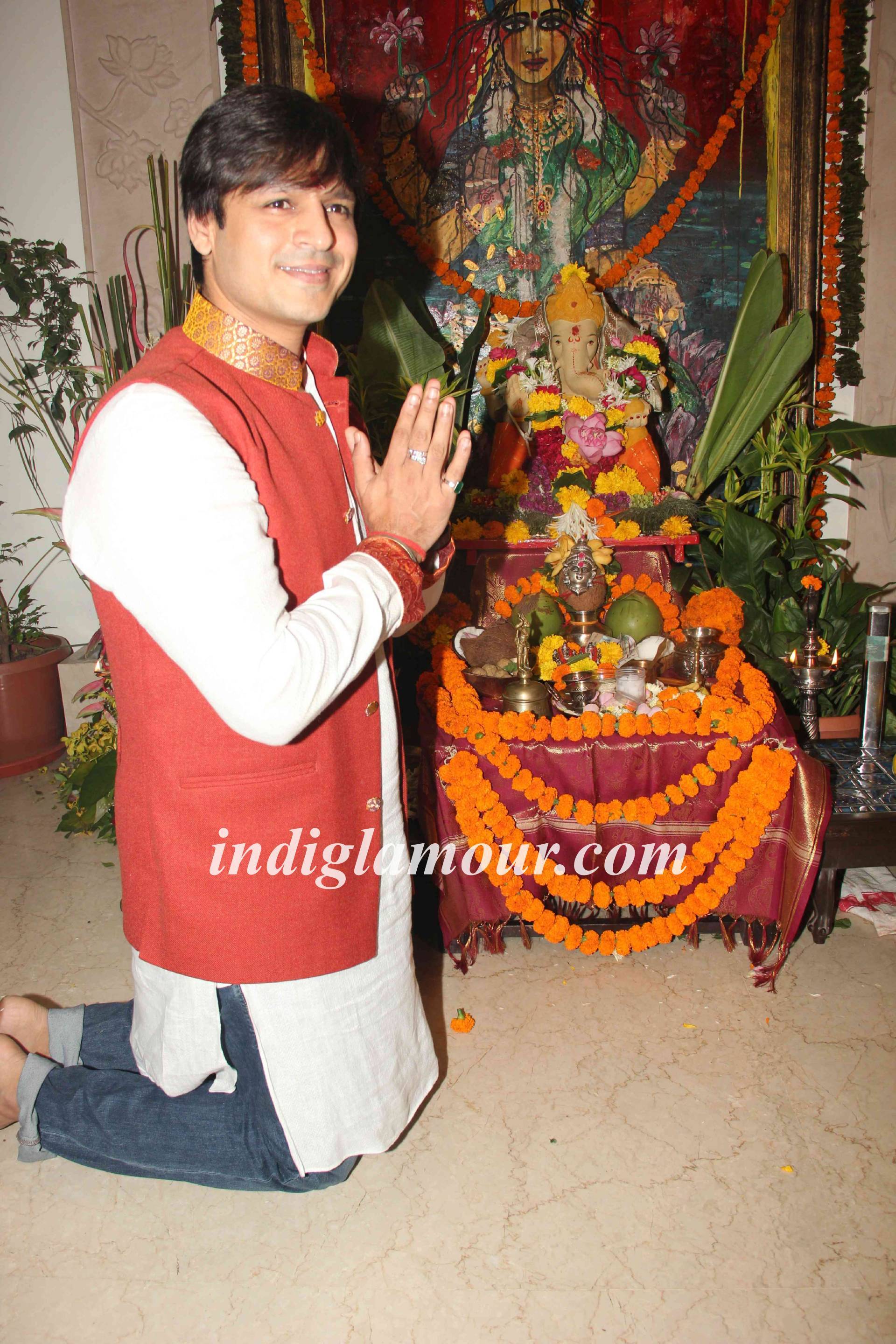 Vivek Oberoi Celebrates Ganpati Visarjan Event hd photo