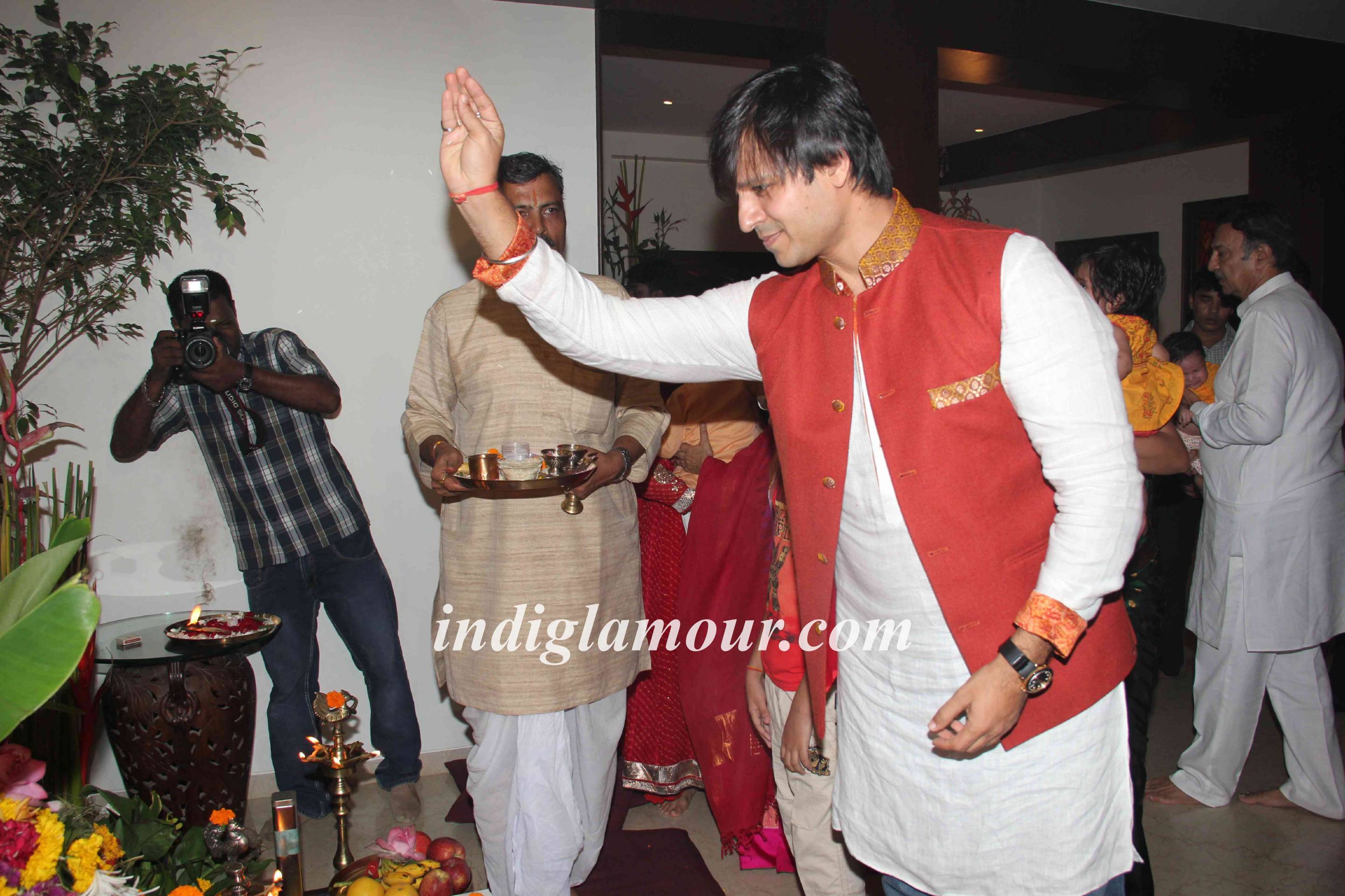 Vivek Oberoi Celebrates Ganpati Visarjan Event hd photo
