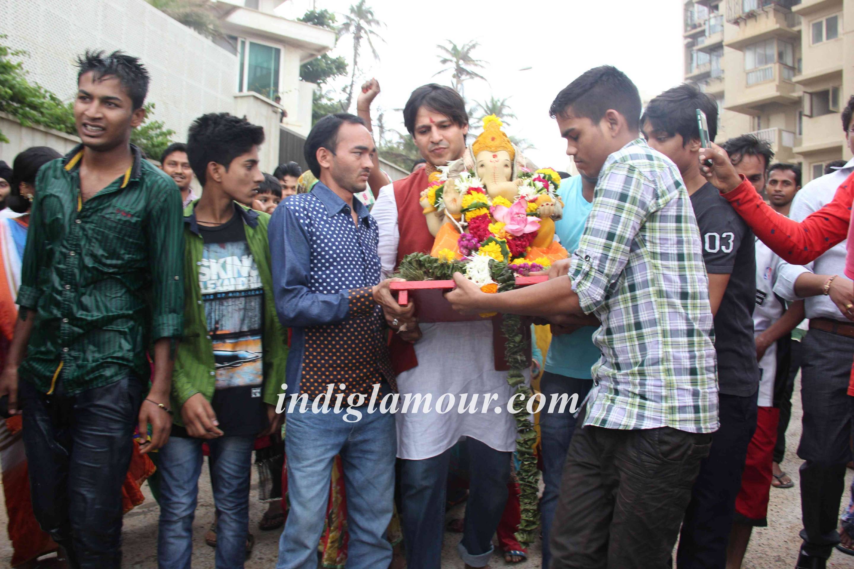 Vivek Oberoi Celebrates Ganpati Visarjan Event hd photo
