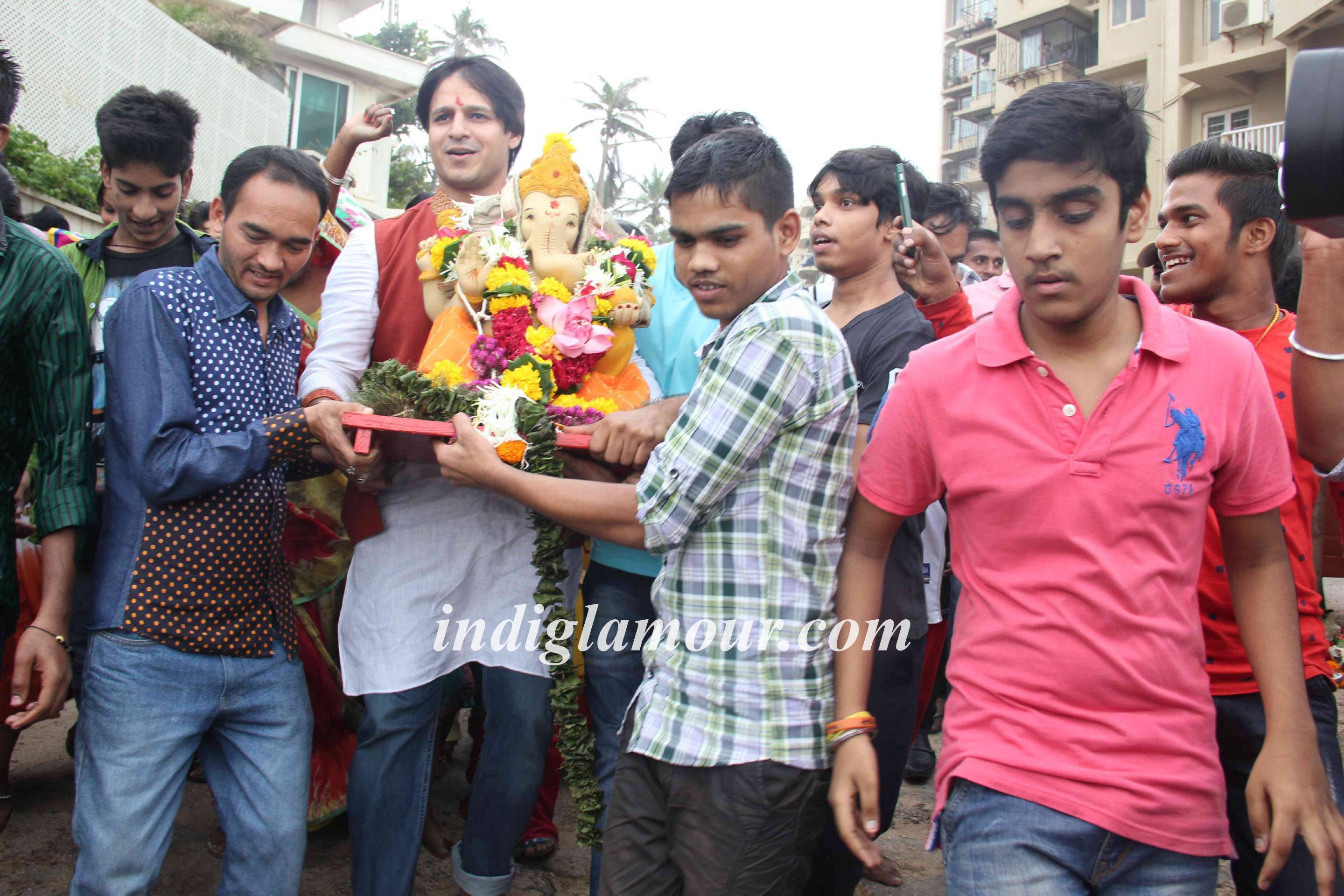 Vivek Oberoi Celebrates Ganpati Visarjan Event hd photo