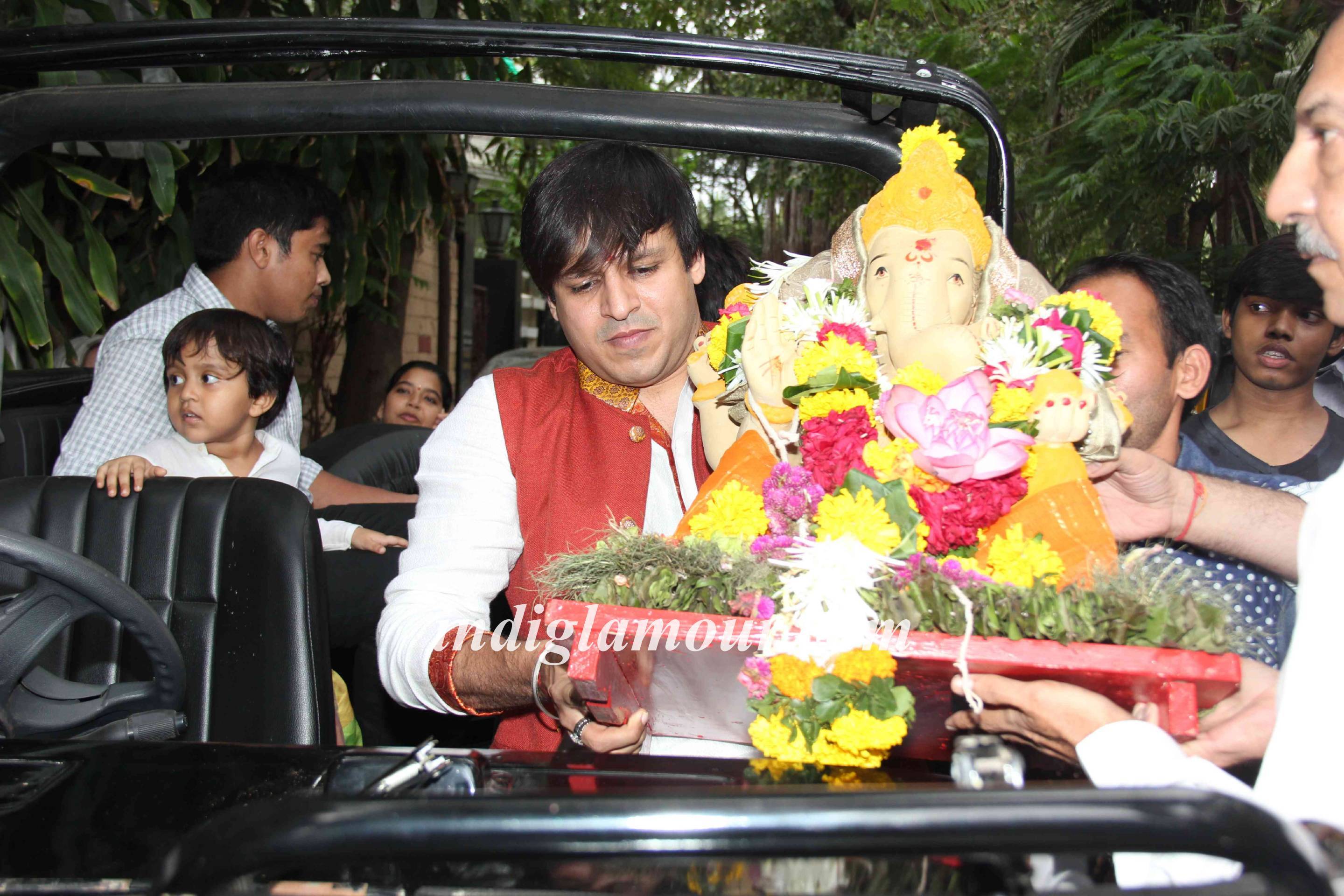 Vivek Oberoi Celebrates Ganpati Visarjan Event hd photo