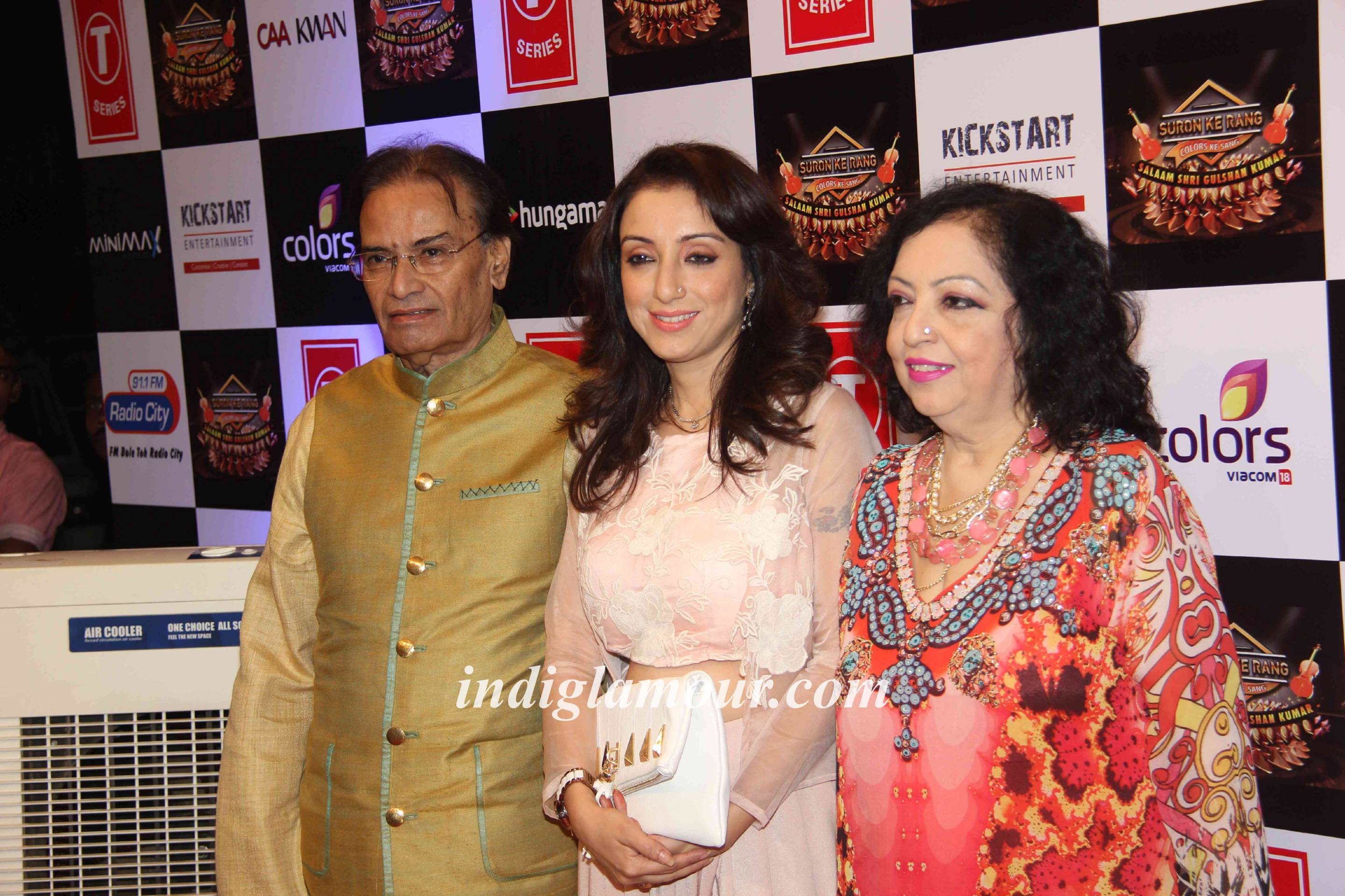 Suron Ke Rang Salaam Shri Gulshan Kumar Red Carpet Event Event hd photo