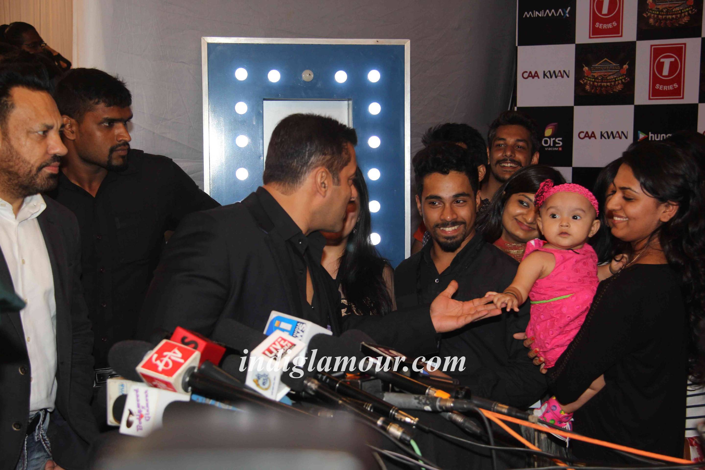 Suron Ke Rang Salaam Shri Gulshan Kumar Red Carpet Event Event hd photo