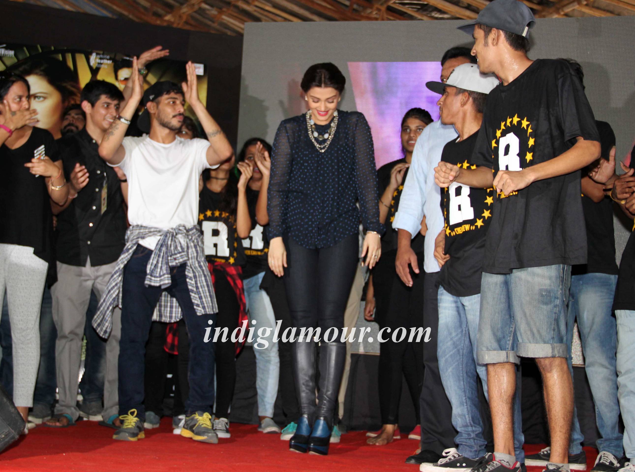 Aishwarya Rai Bachchan at Vividh Festival Event hd photo