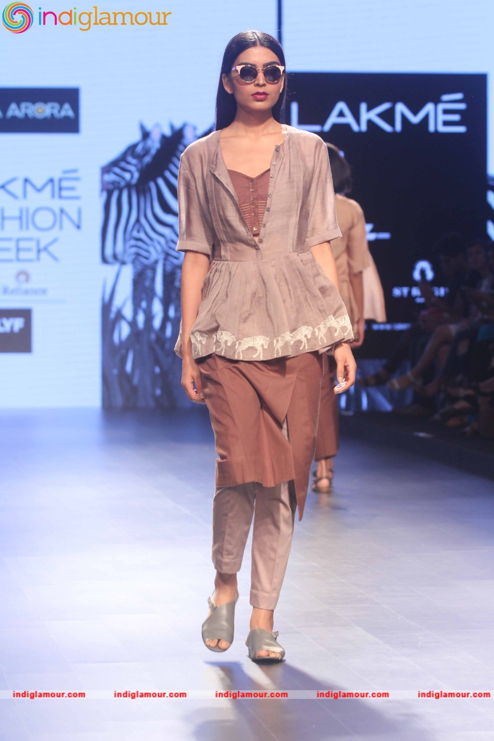 LFW Day 1 Show Design By Sneha Arora Event hd photo