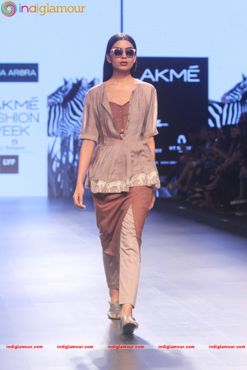 LFW Day 1 Show Design By Sneha Arora Event hd photo