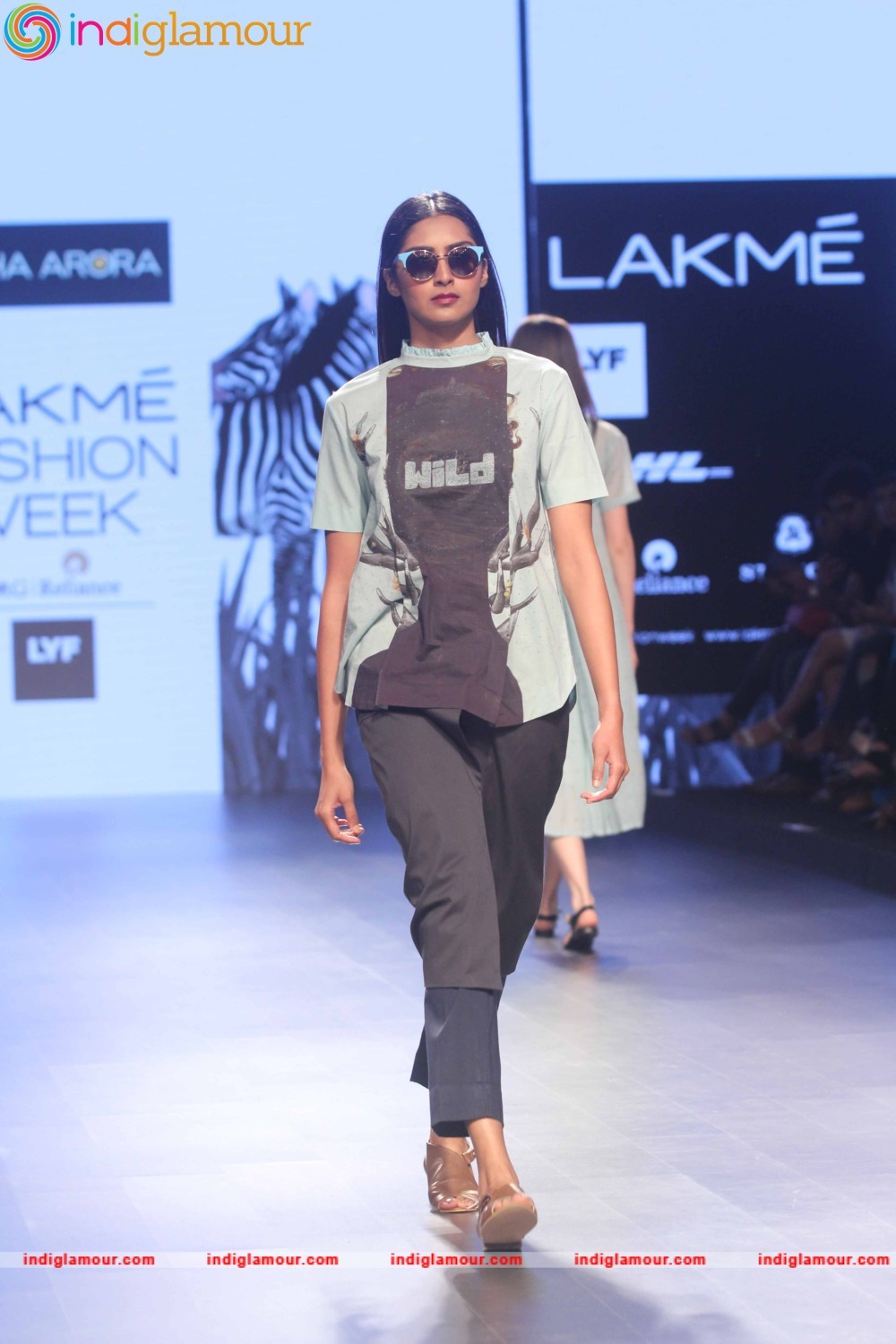 LFW Day 1 Show Design By Sneha Arora Event hd photo