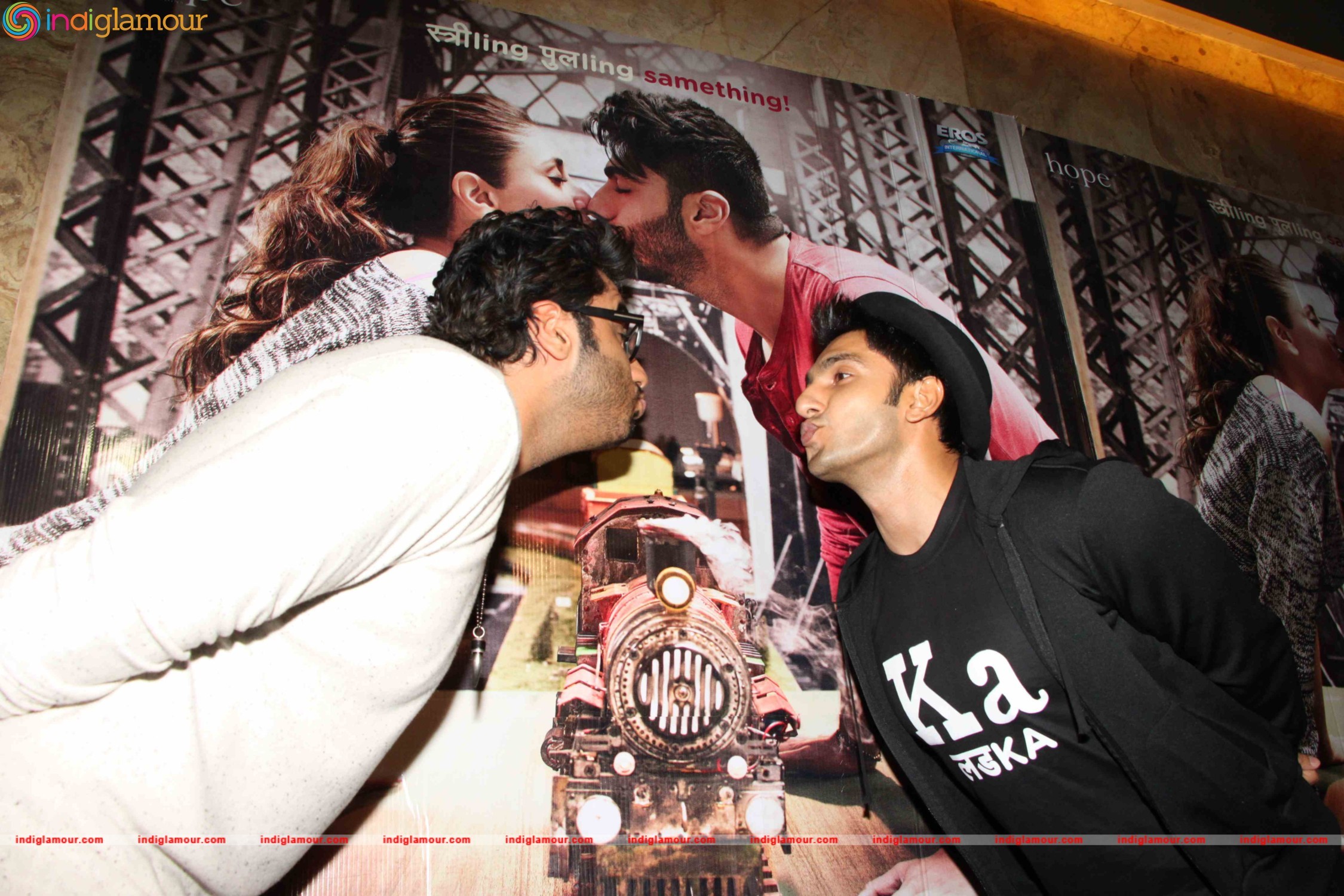 Screening of Movie Ki and Ka Event hd photo
