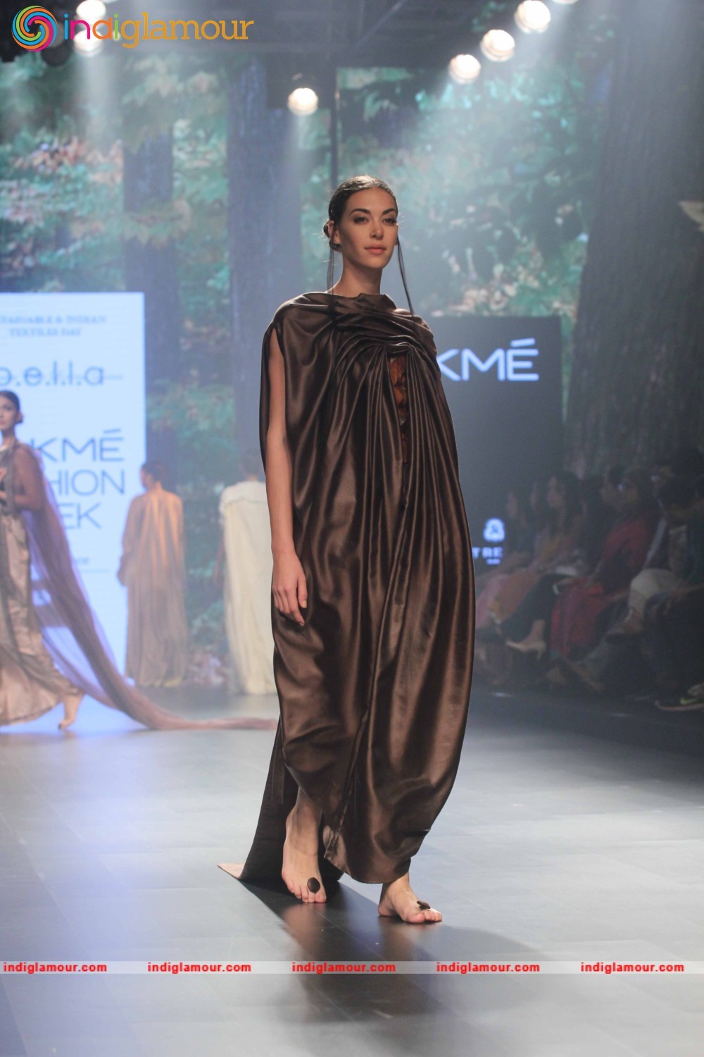 LFW Day 2 Show Design By Pella Event hd photo
