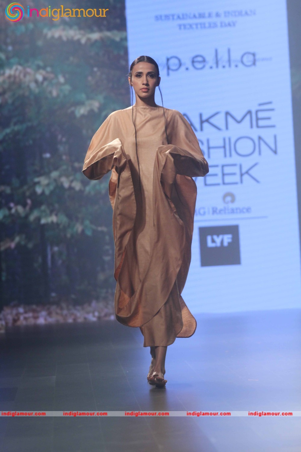 LFW Day 2 Show Design By Pella Event hd photo