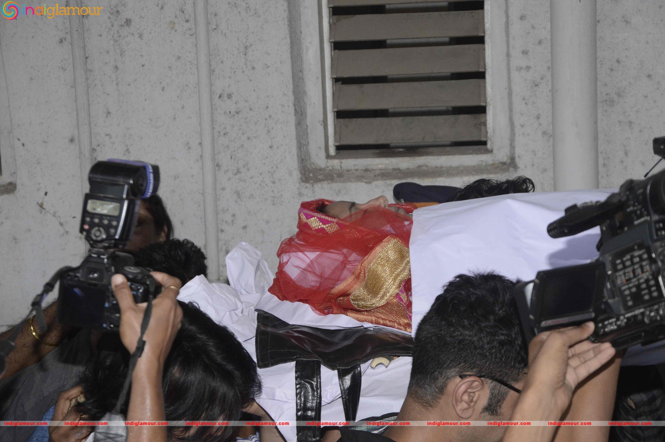 Pratyusha Banerjee Funeral Event hd photo