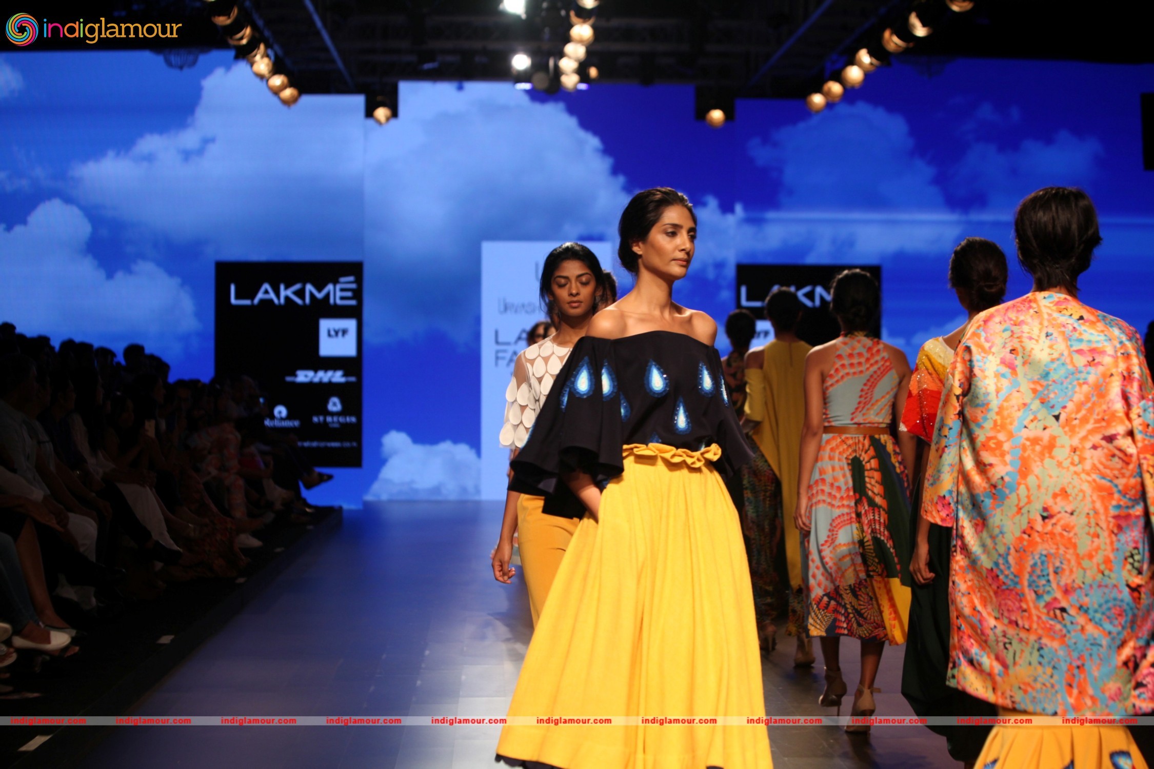 LFW Day 5 Urvashi Joneja Show Event hd photo
