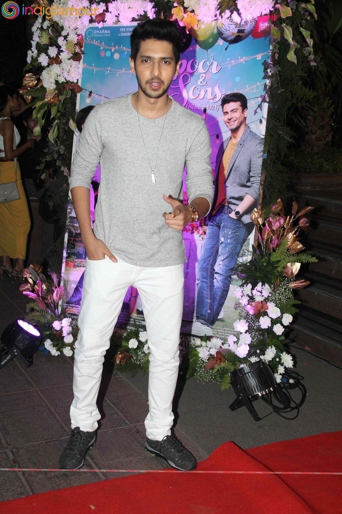 SRK, Alia, KJo At The Success Party Of Kapoor And Sons Event hd photo
