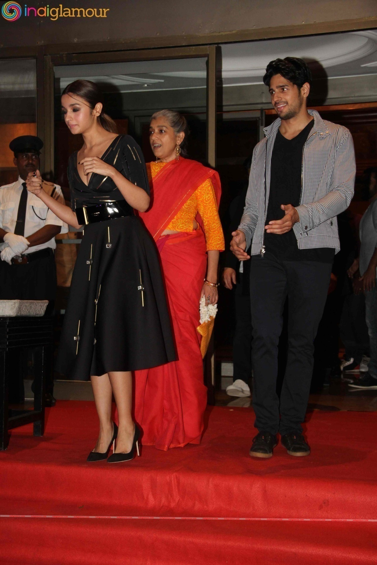 SRK, Alia, KJo At The Success Party Of Kapoor And Sons Event hd photo