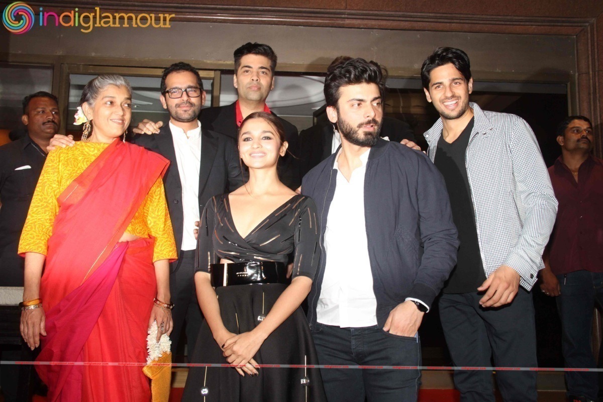 SRK, Alia, KJo At The Success Party Of Kapoor And Sons Event hd photo