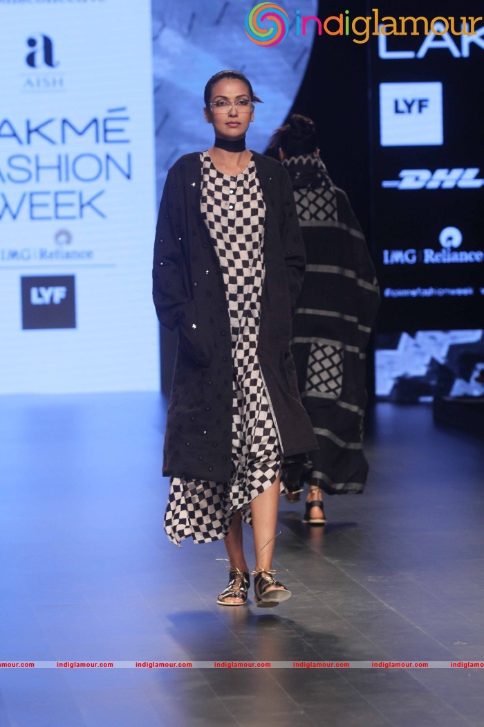LFW Day 2 Show Design By Aish Event hd photo