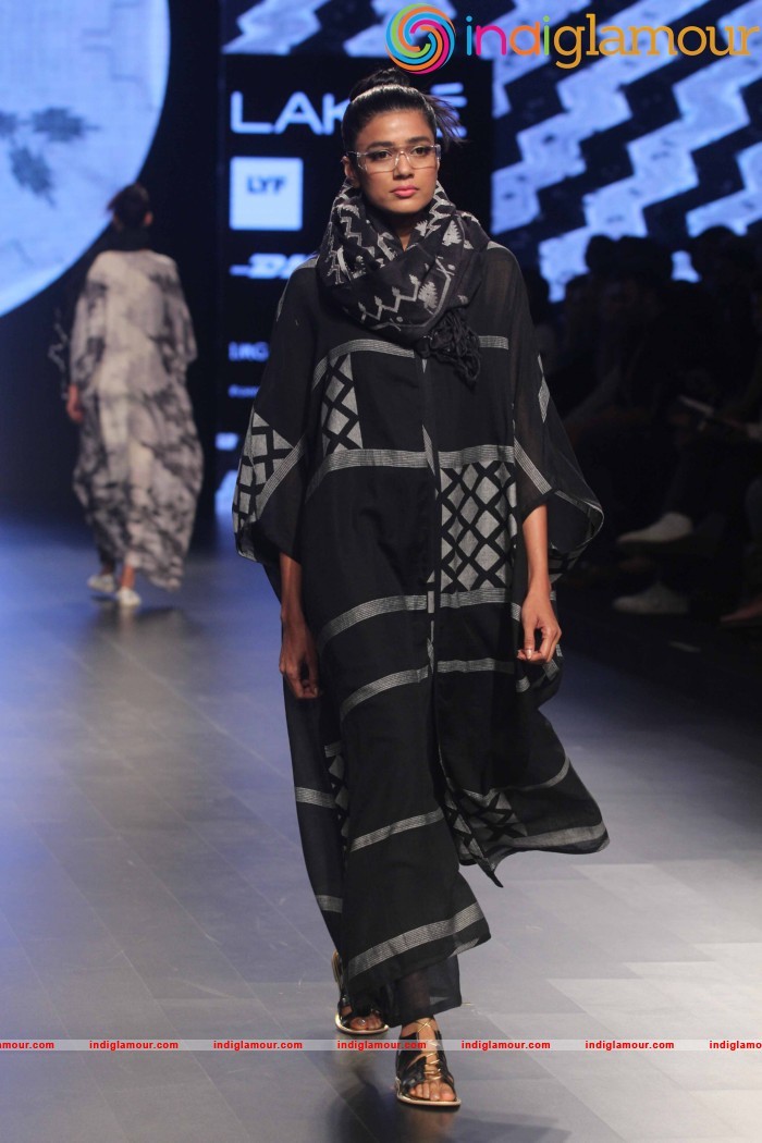 LFW Day 2 Show Design By Aish Event hd photo