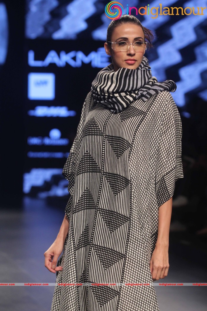 LFW Day 2 Show Design By Aish Event hd photo