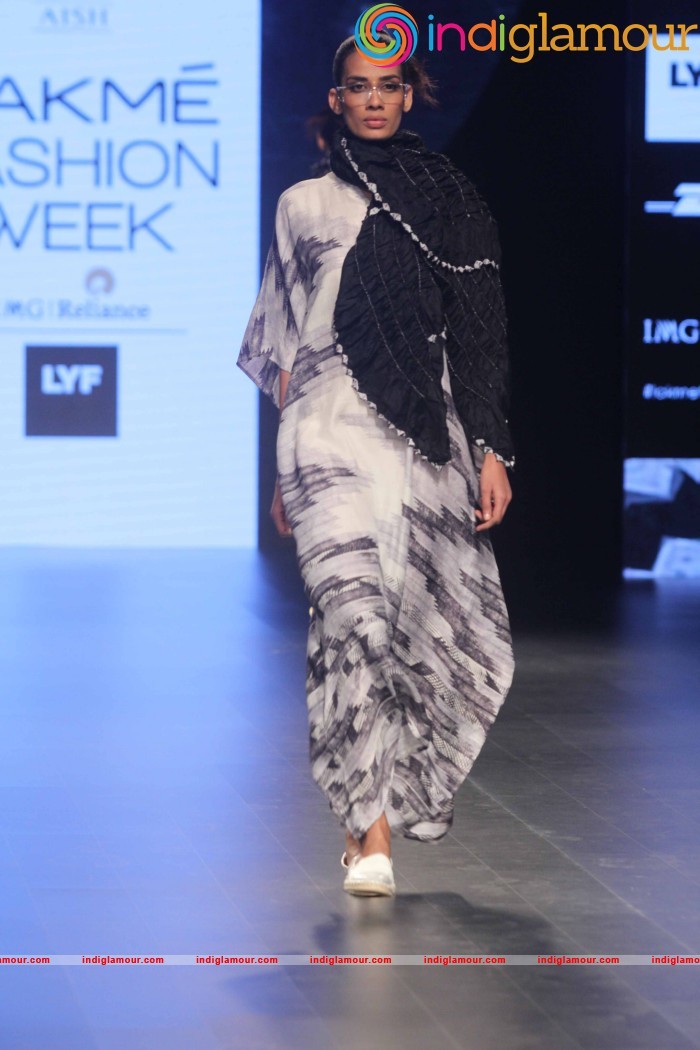 LFW Day 2 Show Design By Aish Event hd photo