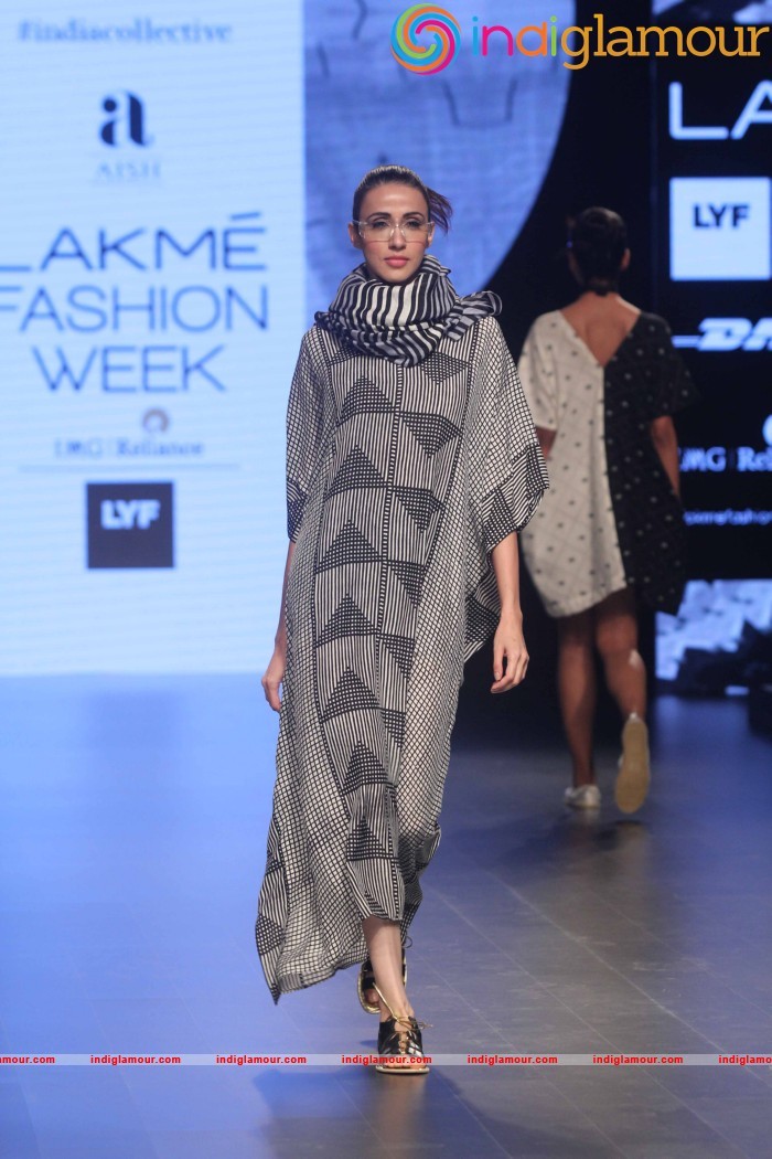 LFW Day 2 Show Design By Aish Event hd photo