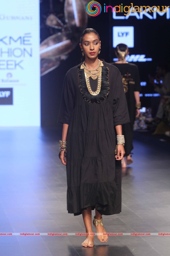 LFW Day 2 Show Design By Deepa Gurnani Event hd photo