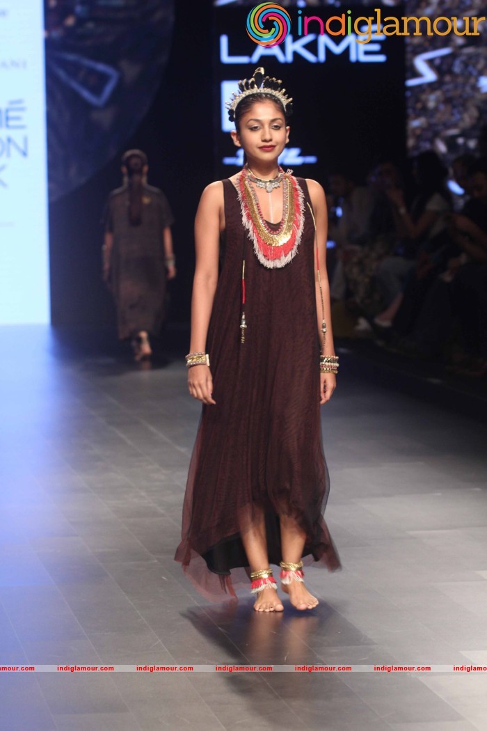 LFW Day 2 Show Design By Deepa Gurnani Event hd photo
