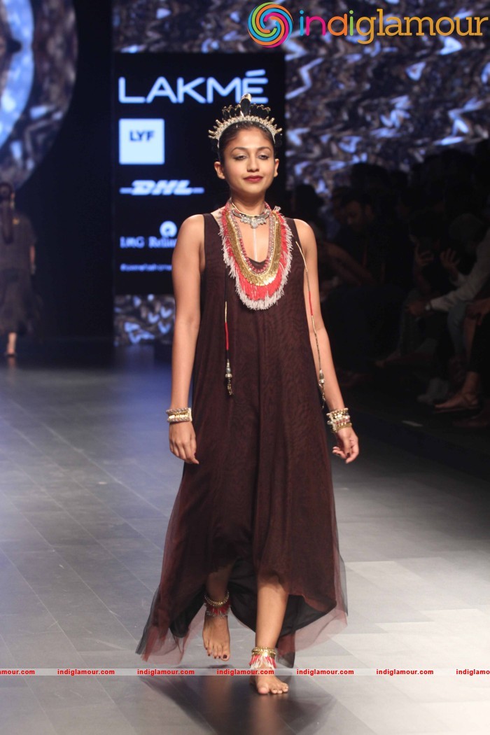 LFW Day 2 Show Design By Deepa Gurnani Event hd photo