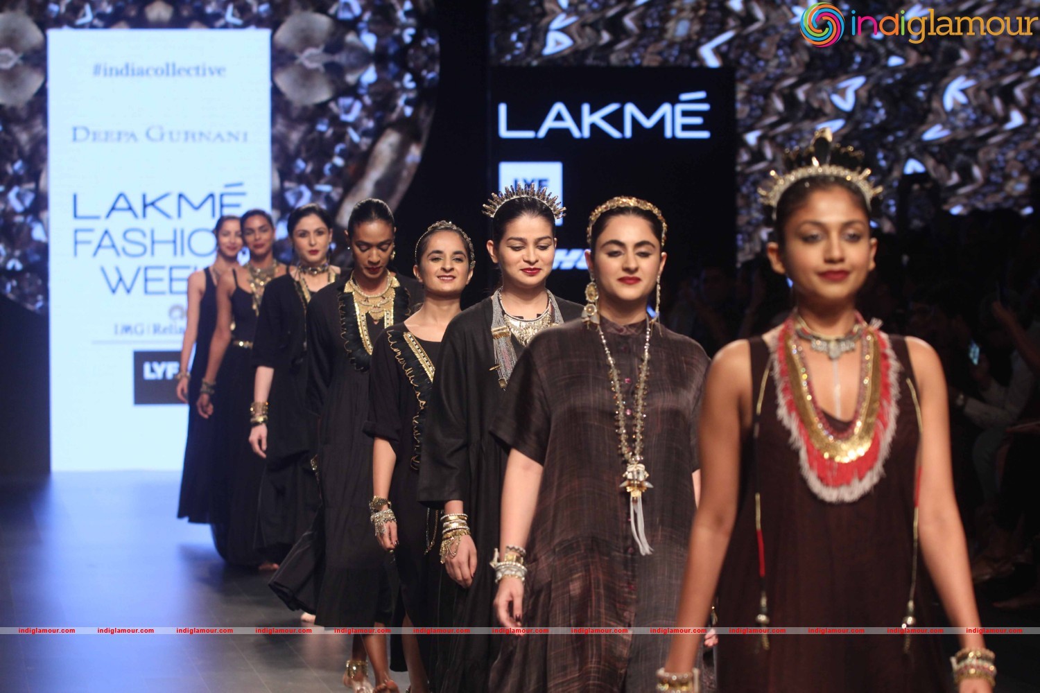 LFW Day 2 Show Design By Deepa Gurnani Event hd photo