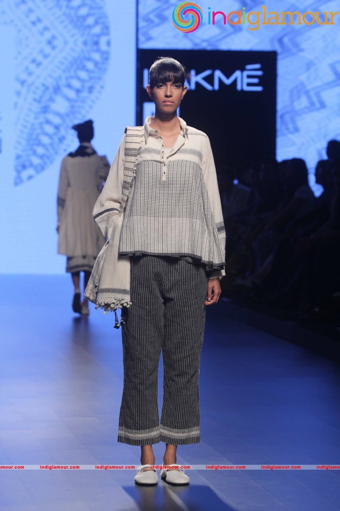LFW Day 2 Show Design By Injiri Event hd photo