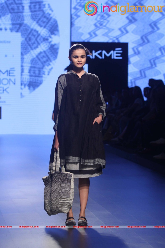 LFW Day 2 Show Design By Injiri Event hd photo