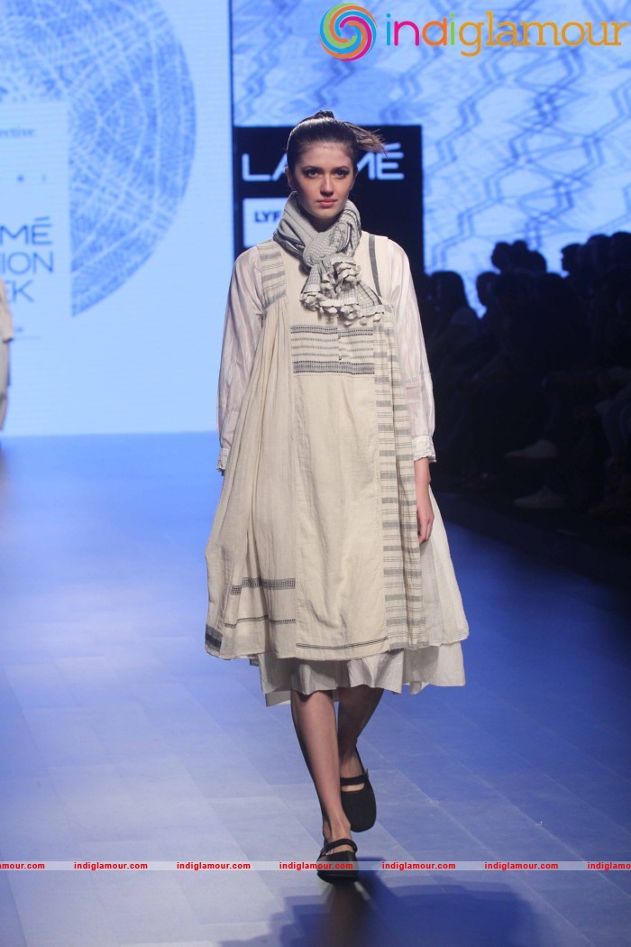 LFW Day 2 Show Design By Injiri Event hd photo