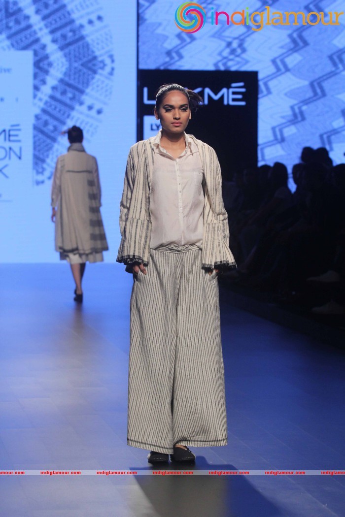 LFW Day 2 Show Design By Injiri Event hd photo
