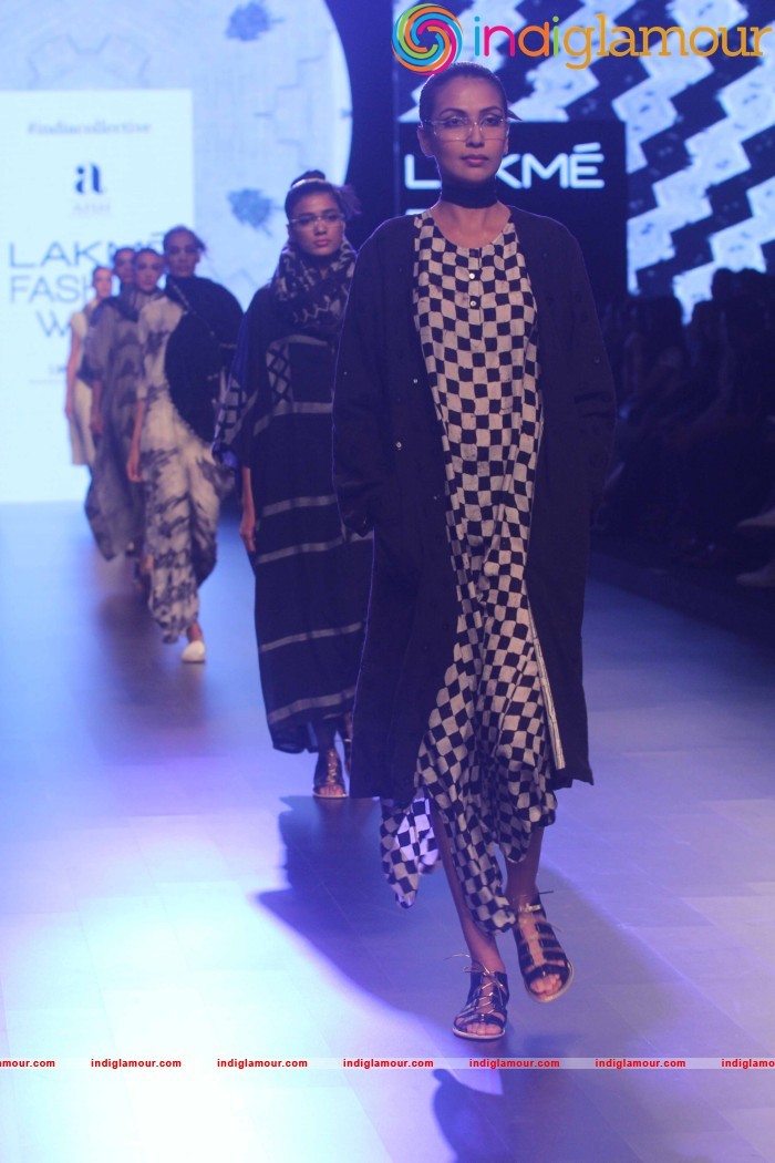 LFW Day 2 Show Design By Injiri Event hd photo