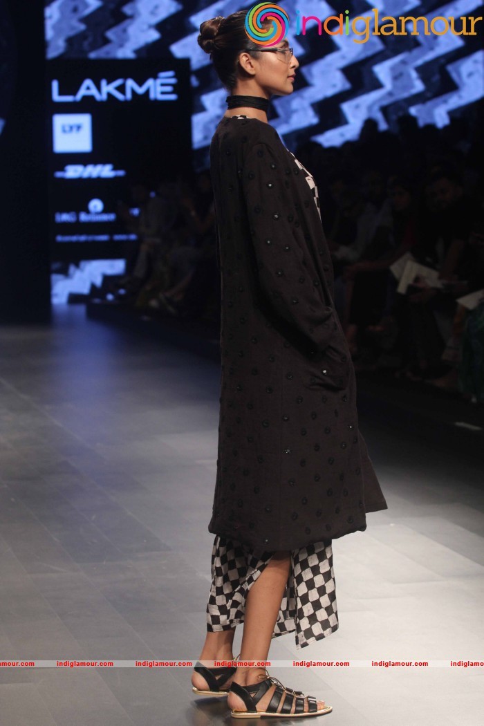 LFW Day 2 Show Design By Injiri Event hd photo