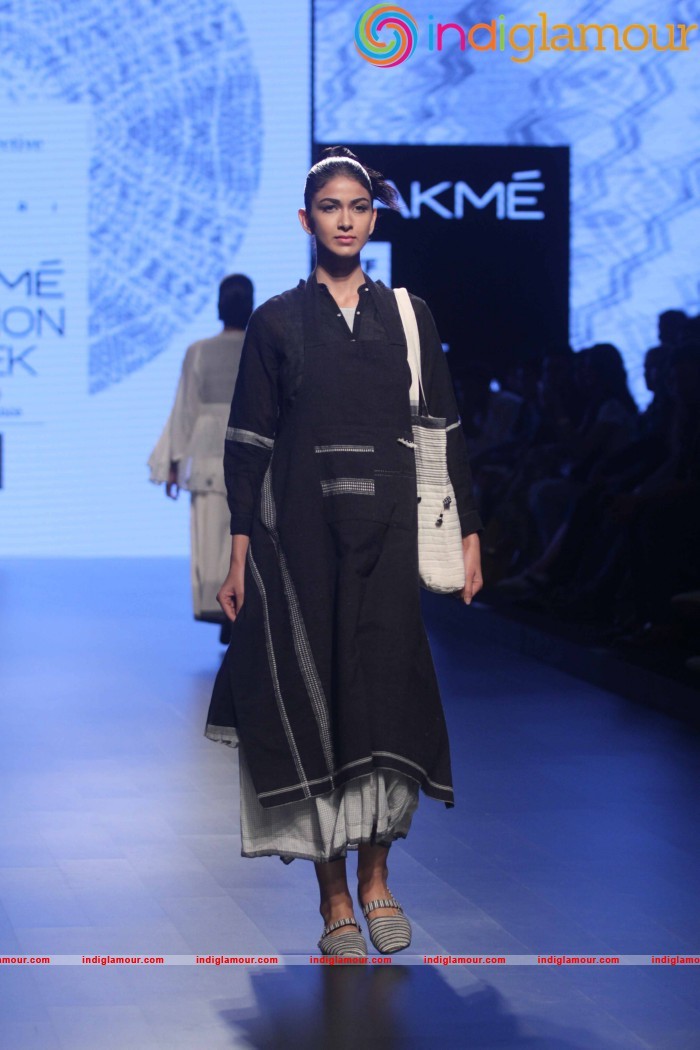 LFW Day 2 Show Design By Injiri Event hd photo
