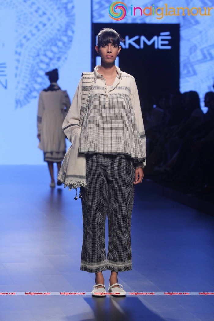 LFW Day 2 Show Design By Injiri Event hd photo
