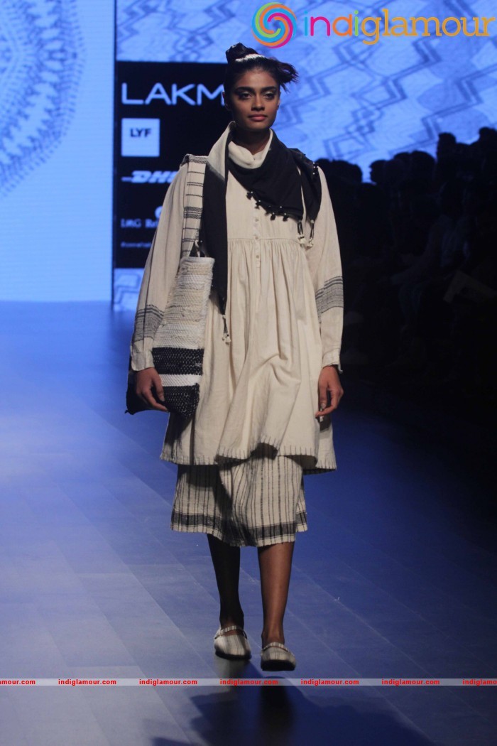 LFW Day 2 Show Design By Injiri Event hd photo