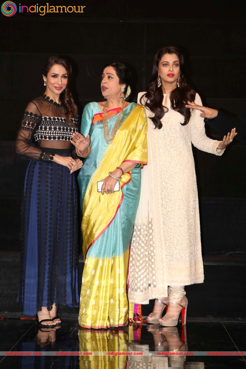 Aishwarya Rai Bachchan Promote Her Movie Sarabjit on Indias Got Talent Event hd photo