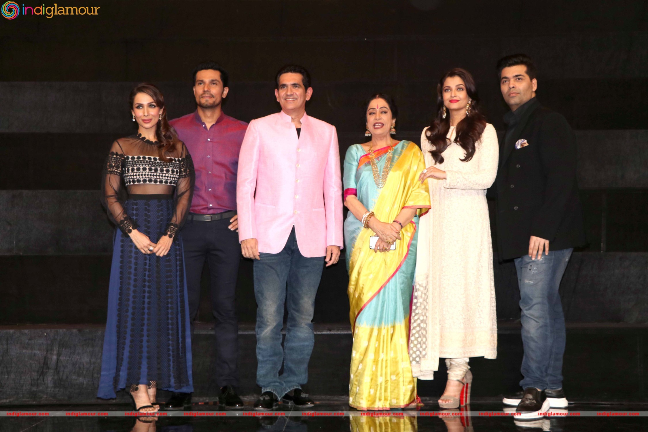 Aishwarya Rai Bachchan Promote Her Movie Sarabjit on Indias Got Talent Event hd photo