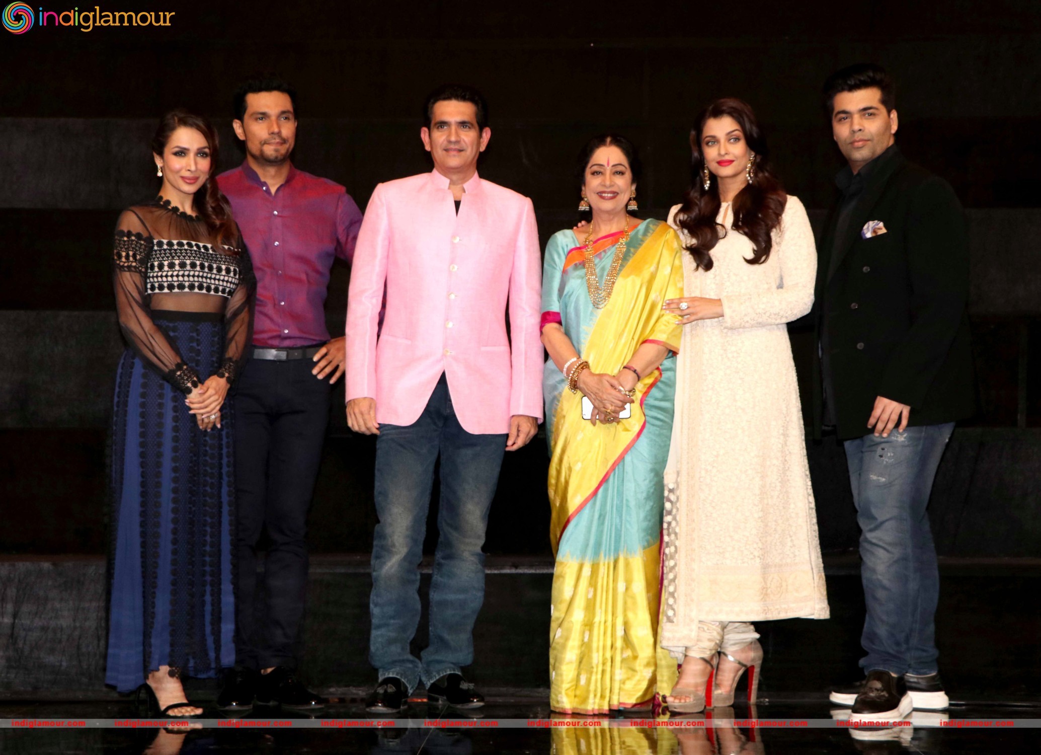 Aishwarya Rai Bachchan Promote Her Movie Sarabjit on Indias Got Talent Event hd photo