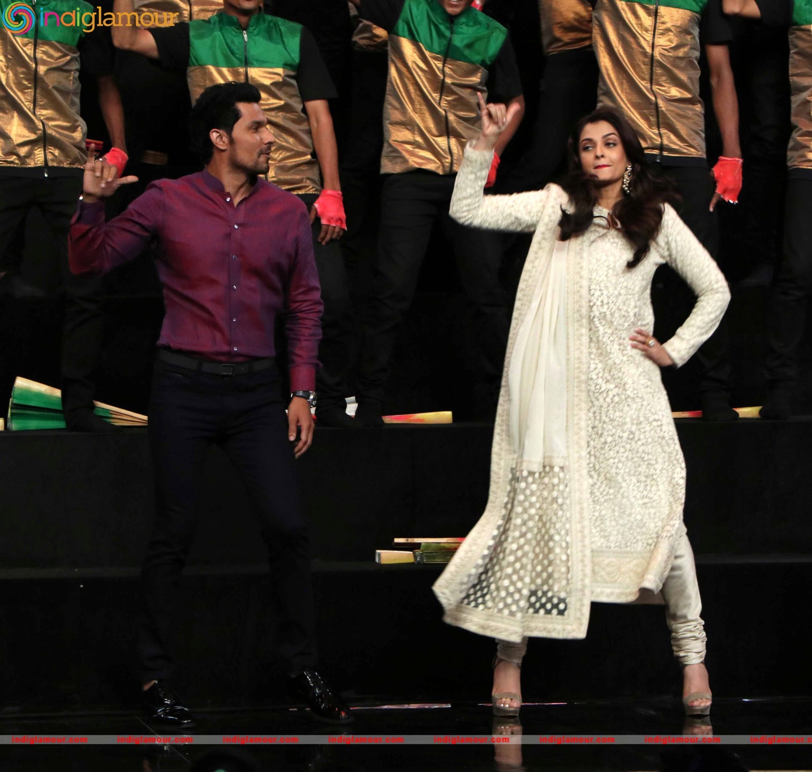 Aishwarya Rai Bachchan Promote Her Movie Sarabjit on Indias Got Talent Event hd photo