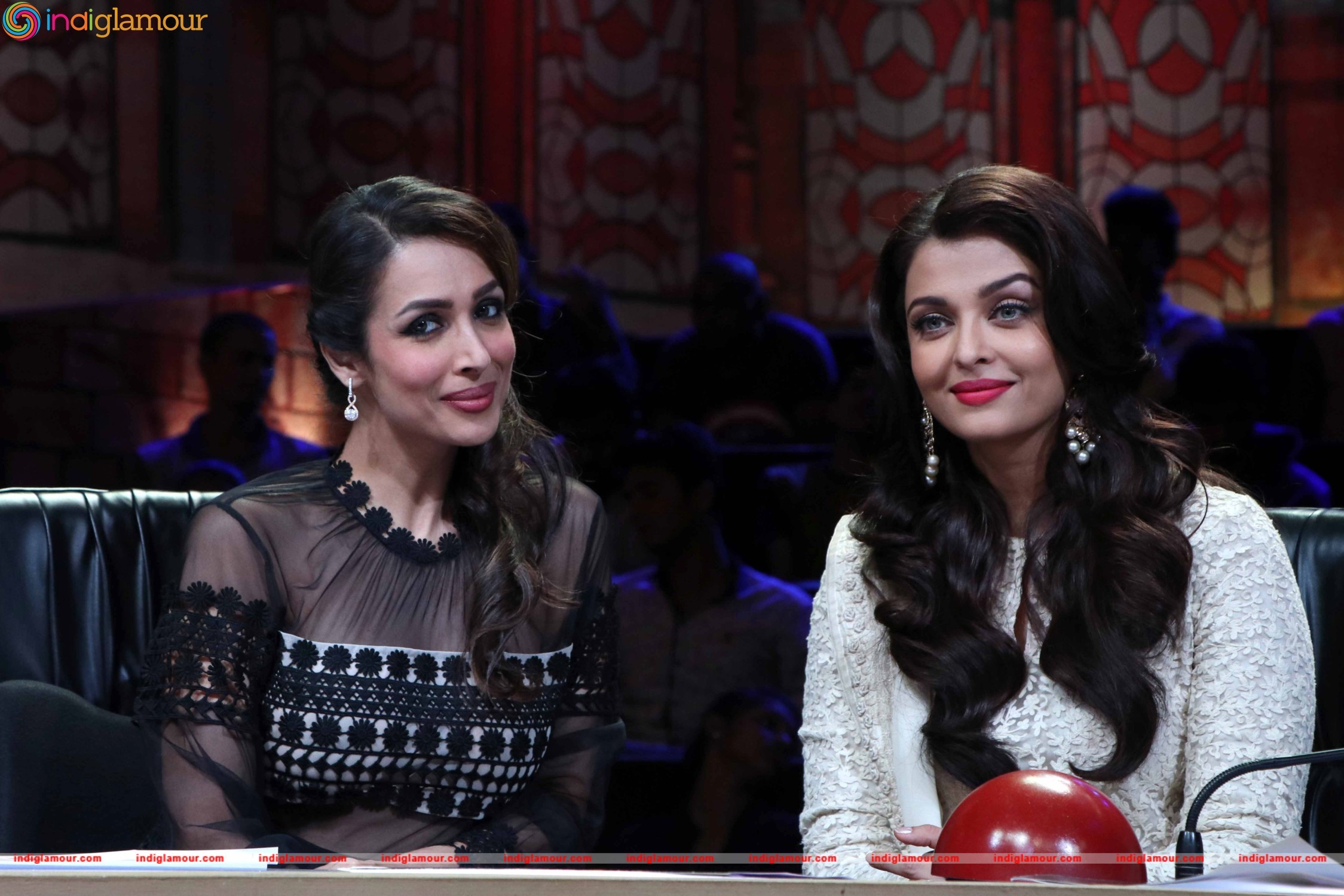Aishwarya Rai Bachchan Promote Her Movie Sarabjit on Indias Got Talent Event hd photo