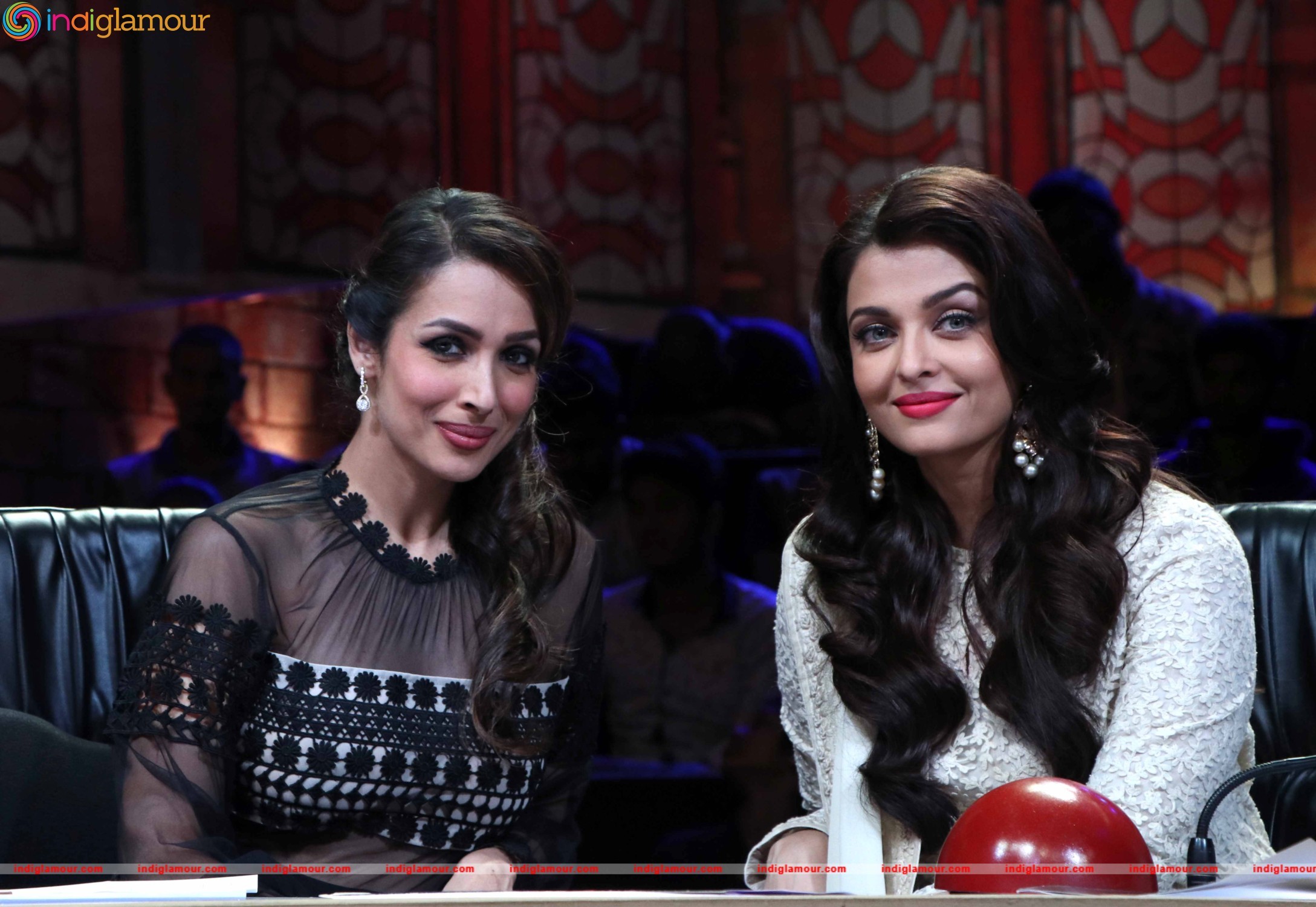 Aishwarya Rai Bachchan Promote Her Movie Sarabjit on Indias Got Talent Event hd photo