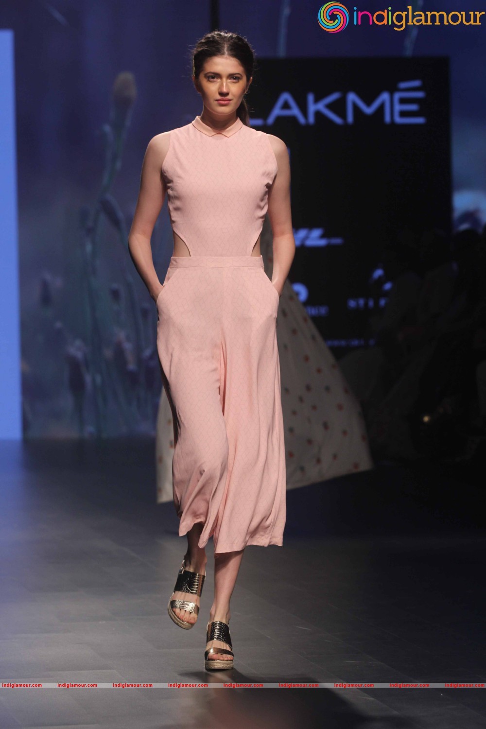 LFW Day 3 Show By Niskha Lulla Event hd photo