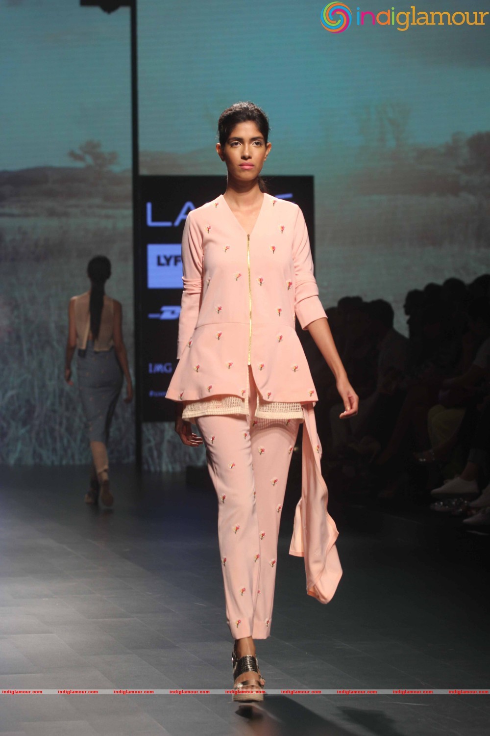 LFW Day 3 Show By Niskha Lulla Event hd photo