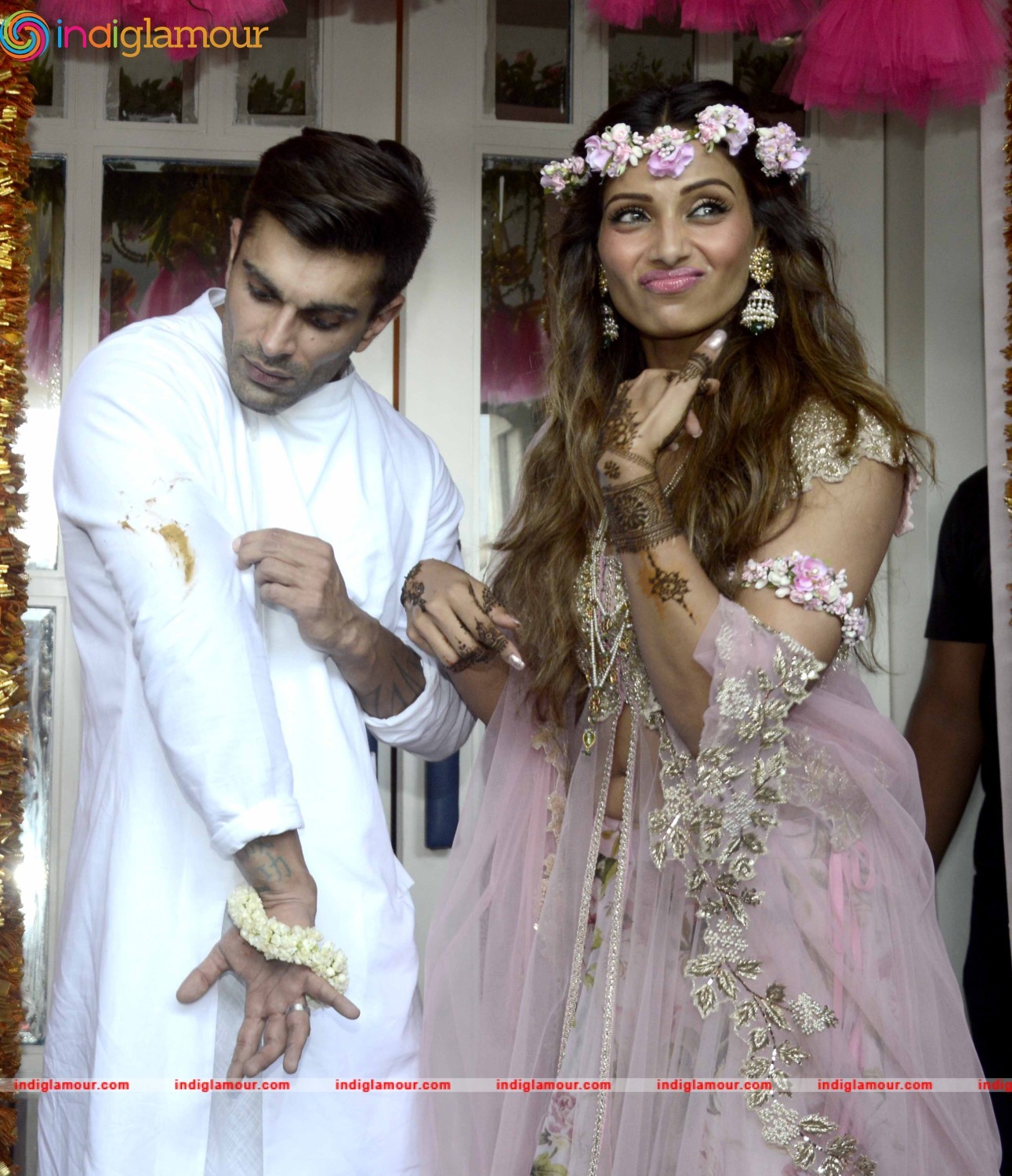 Bipasha Basu and Karan Singh Grover Mehendi Ceremony Event hd photo